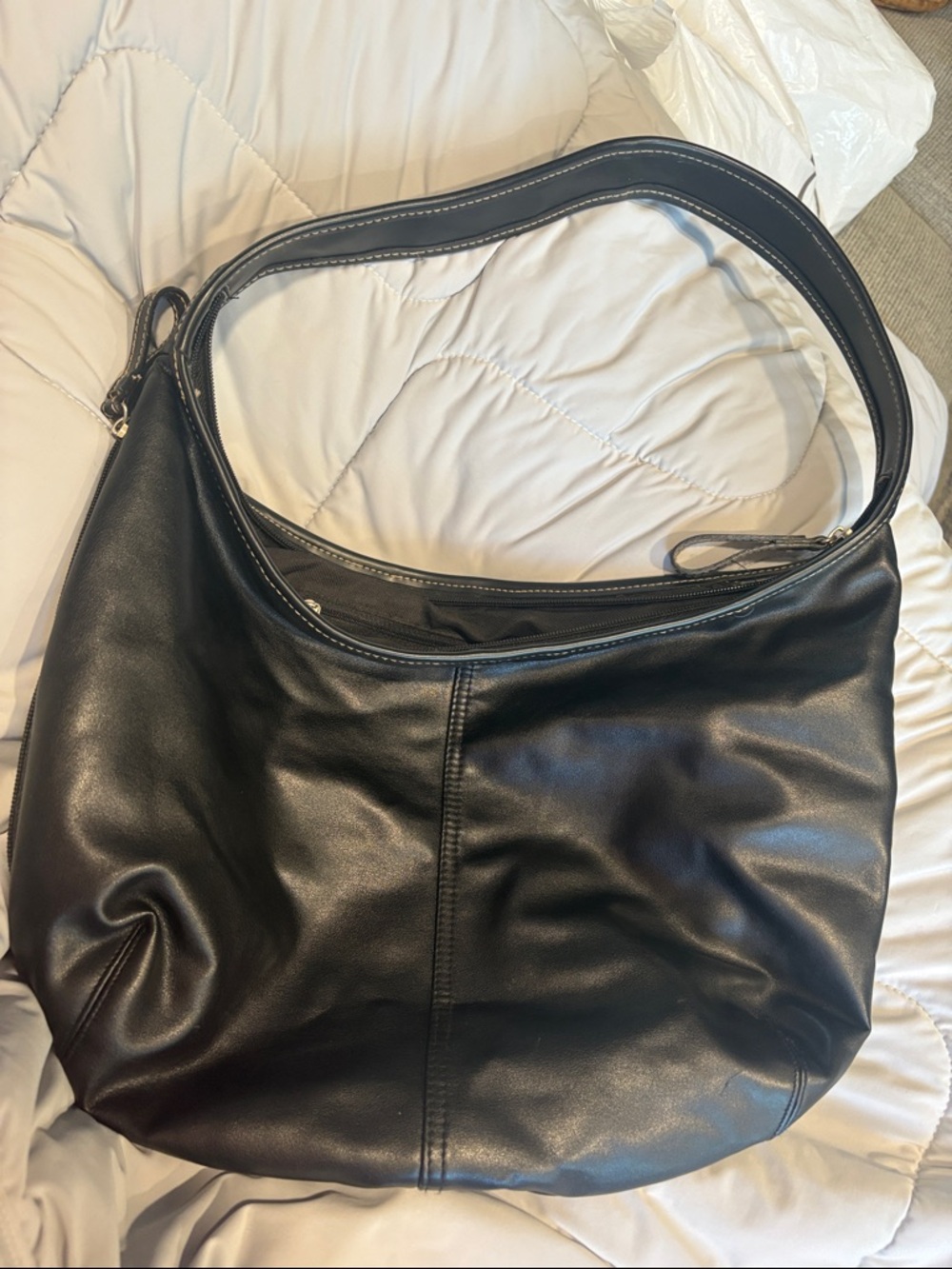 Classic Black Leather Hobo Bag - Unbranded